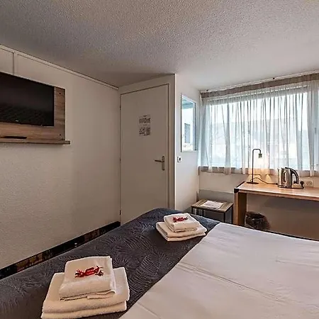Otel Le Cyrano 3*