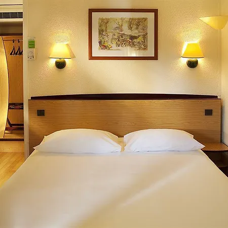 Otel Le Cyrano Bergerac