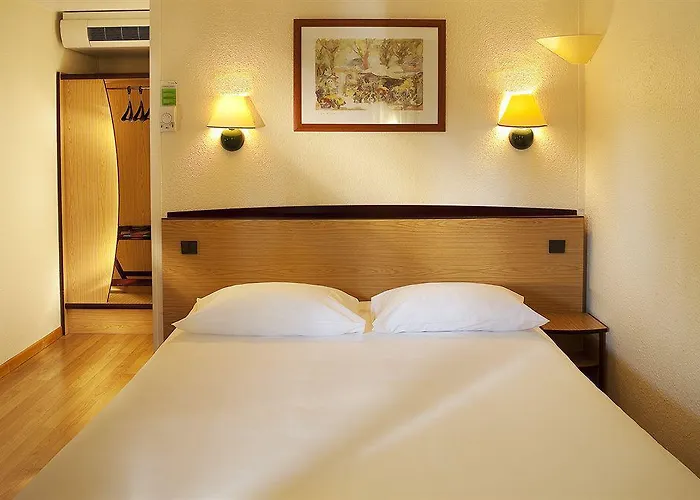 Hotel Le Cyrano Bergerac